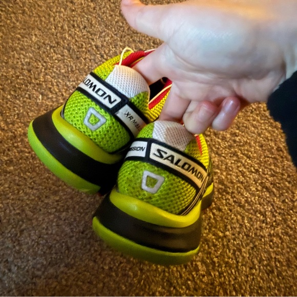 Salomon Neon Green Trail Shoes with Pink Accents - Picture 5 of 6